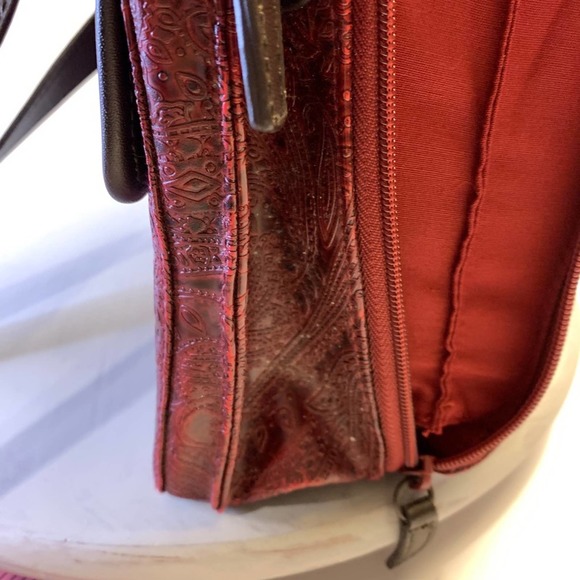 Relic crossbody bag - Picture 7 of 15